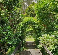 English Gardens - Garden Cottage - Accommodation BNB