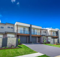Escape At Nobbys Executive Townhouse 1 74 Pacific Drive - Accommodation BNB