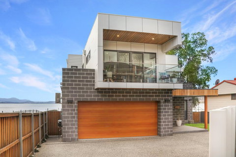 Eternity 141 - Room With Private Bathroom, Balcony Bed & Breakfast - Accommodation BNB 1