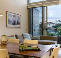 Explore Sydney from a peaceful modern apartment - Accommodation BNB
