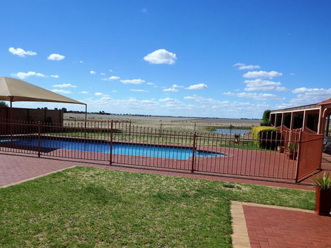 Fairways Bed & Breakfast At Jerilderie - Accommodation BNB 1