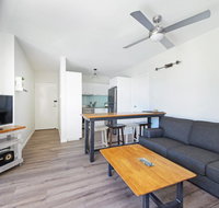 Flynns Beach Apartments 4 41 Pacific Drive - Accommodation BNB