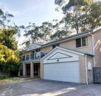 Four Bedroom Quality Townhouse - Accommodation BNB