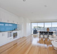 Four Kings Apartment - Deluxe 2br 3 - Accommodation BNB