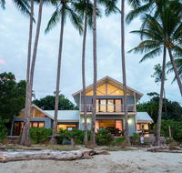 Frangipani Beach House - Newell Beach - Accommodation BNB
