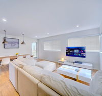 GCHM Beachside Getaway with Netflix  Wi-Fi - Accommodation BNB
