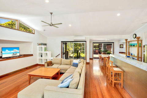 Gecko's Rest - Rainbow Shores, Executive Beach House, Pet Friendly, Pool, Wi-fi - Accommodation BNB 2