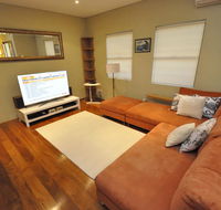 Glebe Self-Contained Modern One-Bedroom Apartment 47ROS - Accommodation BNB