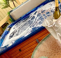Glenway House Spa Oasis Rockingham - Accommodation BNB