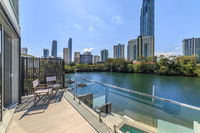 Gold Coast Private Homes - Waterfront Villas Paradise Island