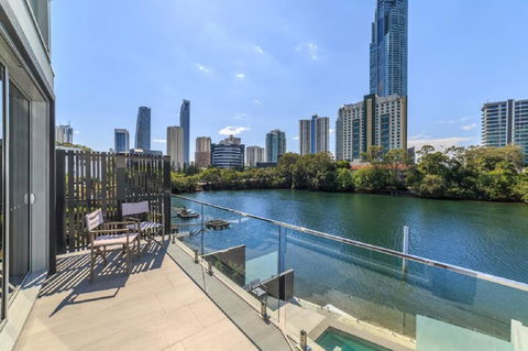 Gold Coast Private Homes - Waterfront Villas, Paradise Island - Accommodation BNB 0