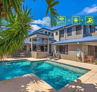 Gold Coast Stunning Waterfront Holiday Retreat - Accommodation BNB