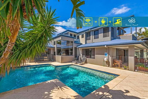 Gold Coast Stunning Waterfront Holiday Retreat - Accommodation BNB 0