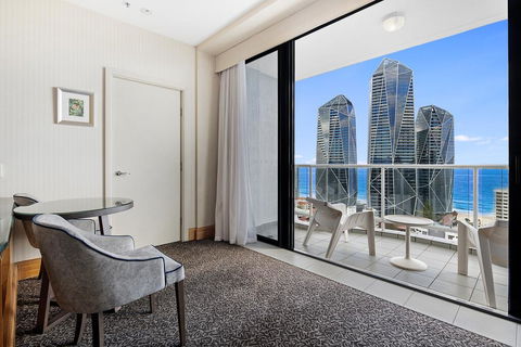 Gold Tower 20th Level Hotel Suite - Accommodation BNB 3