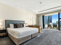 Gold Tower in the Oaks Hotel Surfers Paradise - 1020