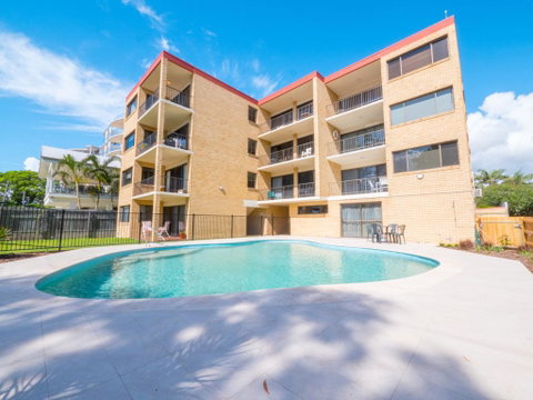 Golden Shores U7, 21 Landsborough Parade - Accommodation BNB 0