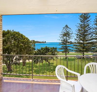 Golden Shores U8 21 Landsborough Parade - Accommodation BNB