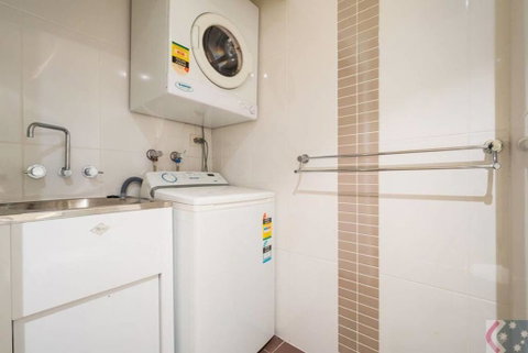 Gorgeous 4 Bed Beachside Apartment - Diamond Beach Resort - Accommodation BNB 2