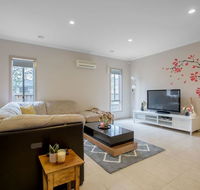 Gorgeous 4BR home in Point Cook - Accommodation BNB