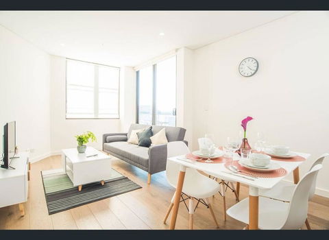 Gorgeous Modern Brand New Two Bedroom Apartment With Large Lounge And Private Garden View Balcony - Accommodation BNB 0