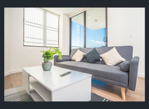 Gorgeous Modern Brand New Two Bedroom Apartment With Large Lounge And Private Garden View Balcony - Accommodation BNB 2