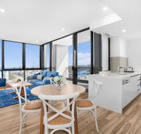 Grand Beach Views in 2-Bed Apartment With Balcony - Accommodation BNB