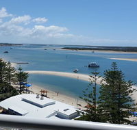 Grand Hotel Ocean view Apartment Labrador - Accommodation BNB