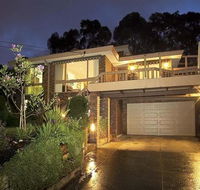 Great Views/Location 5 bedrooms in Glen Waverley - Accommodation BNB