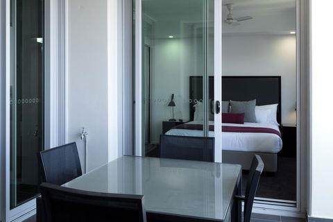 H On Mitchell Apartment Hotel - Accommodation BNB 1