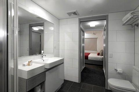 H On Mitchell Apartment Hotel - Accommodation BNB 2