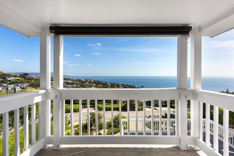 Hampton's Retreat Family Friendly, Water Views, Close To Beach With Heated Pool - Accommodation BNB 2