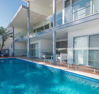 Hamptons Coastline Retreat- Waterfront with a Heated Pool - Accommodation BNB
