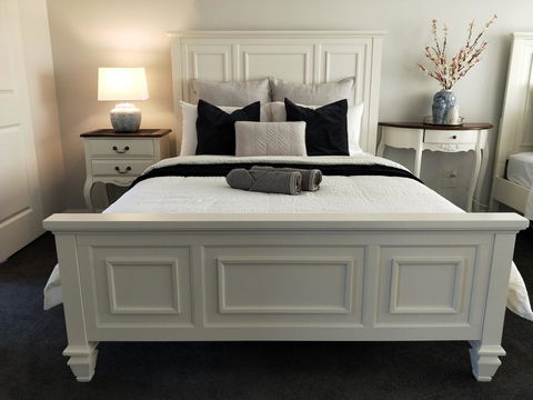 Hamptons Waterfront Getaway - Accommodation BNB 3