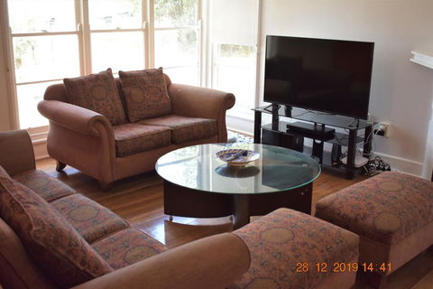 Happy Cozy House For Holidays, Beach, BBQ, Pet Friendly 35kms From CBD In Country Life Style !!! - Accommodation BNB 2
