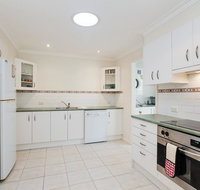 Happy Tails'  55 Pantowora Street - pet friendly air conditioned - Accommodation BNB