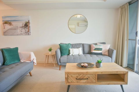 Heart Of The Sunny Coast - 2 Resort Pools, Gym NOW OPEN! Walk To Sunshine Plaza - Accommodation BNB 1