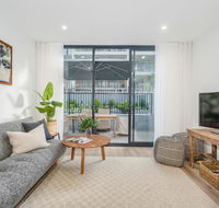 Herald 1-BR Apartment - Inner City Close to Beaches  Harbour - Accommodation BNB