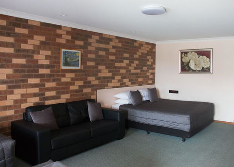 Highway Inn Motel - Accommodation BNB 0
