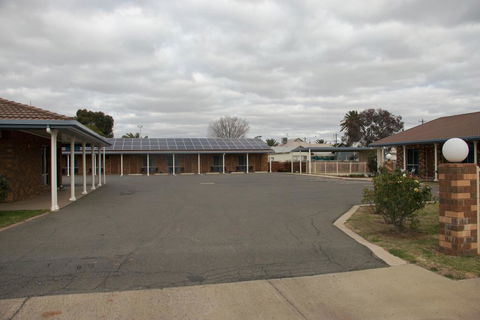 Highway Inn Motel - Accommodation BNB 2