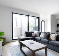 HOLIDAY HOME 3BR TOWNHOUSE with WIFI NEAR HIGHPOINT - Accommodation BNB