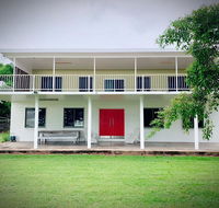 Holiday Rental - Huge House With Beach Views - Accommodation BNB