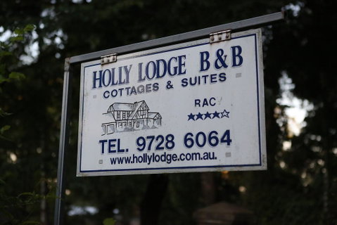 Holly Lodge - Accommodation BNB 1