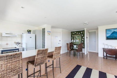 Home Away From Home With Sweeping Ocean Views - Unit 12, 60 Peregian Esplanade - Accommodation BNB 3