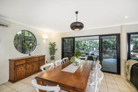 Home Away From Home, 38 Redwood Avenue, Marcus Beach, Noosa Area - Accommodation BNB 3