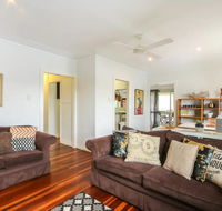 Homely Pembroke On The Park Cottage - Accommodation BNB