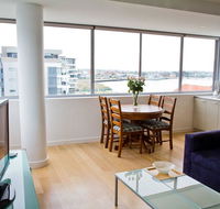 Honeysuckle Executive Suites - Accommodation BNB