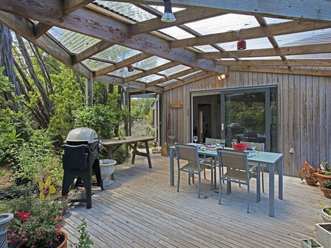 Just Beachy Beach House - Pet Friendly! - Accommodation BNB 1