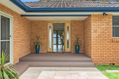 Kalimna Lakeside Living - Accommodation BNB 2