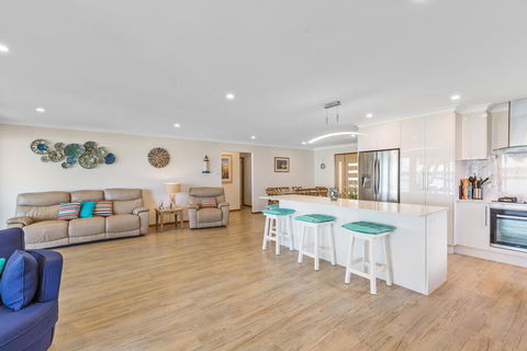 Kalimna Lakeside Living - Accommodation BNB 3