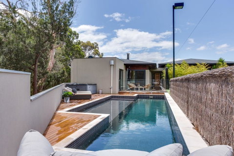 Kalina Retreat: Resort Style Tennis & Pool - Accommodation BNB 2